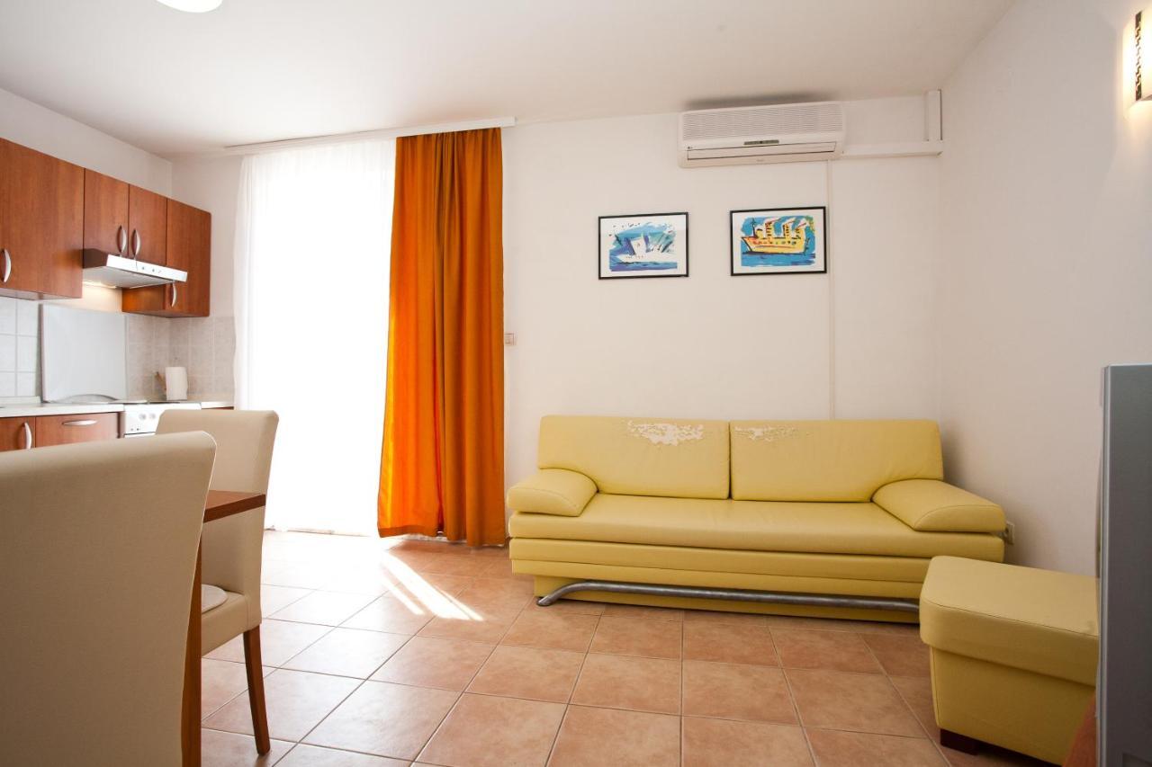 Apartments Glibo Near The Sea And Town Center! คิร์ก ภายนอก รูปภาพ